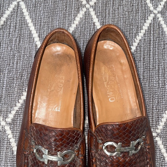 Vintage Salvatore Ferragamo Woven cognac Loafers with Silver Ferragamo buckle - Picture 4 of 16